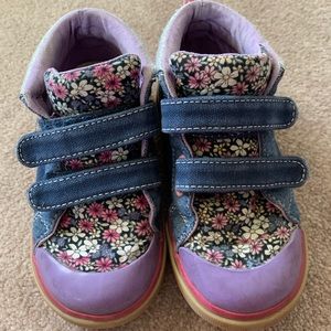 See Kai Run Size 9 high top Sneakers